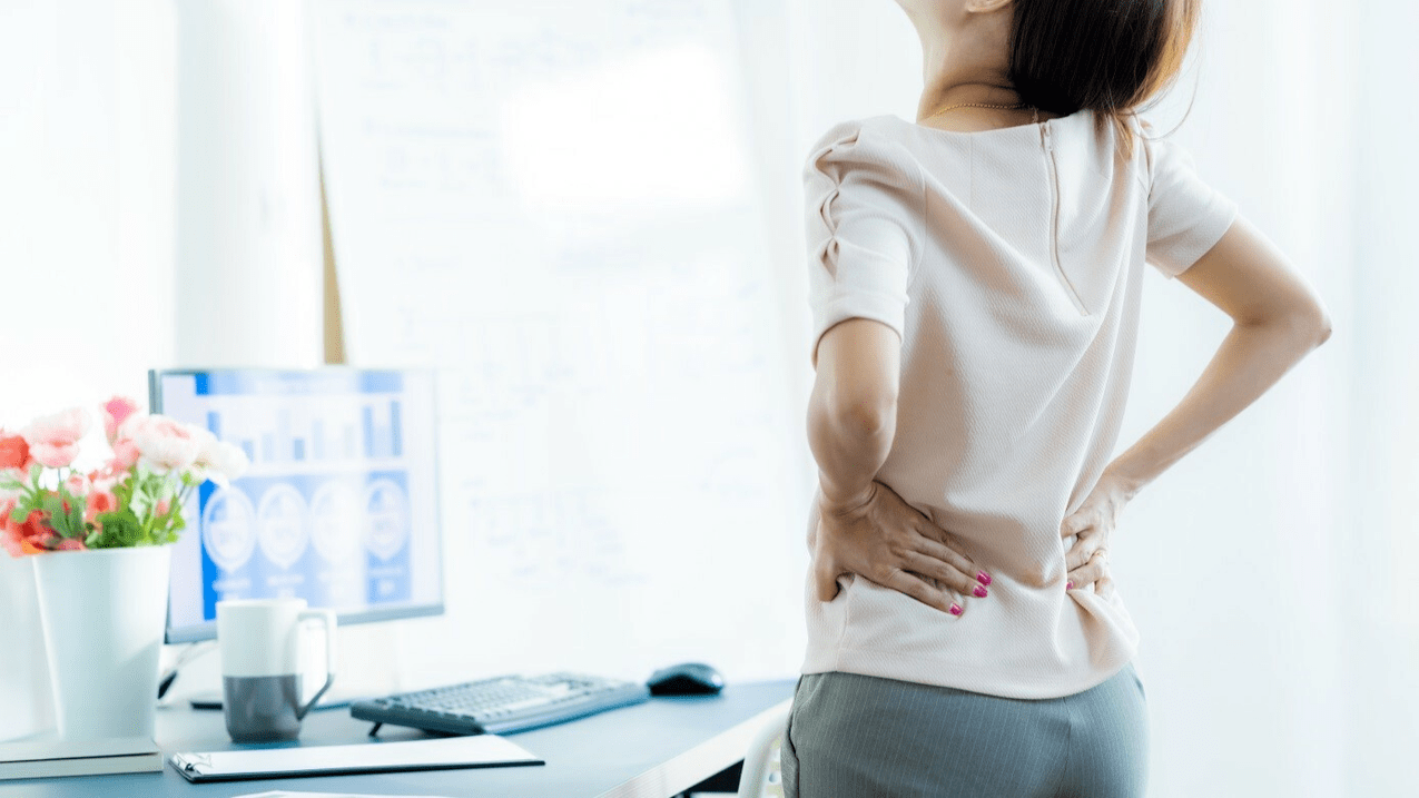 Osteochondróza bederní páteře je doprovázena bolestí a nepohodlí v bederní oblasti